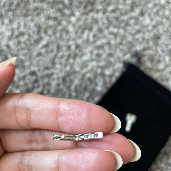 EERA Key White Gold Diamond Single Earring - Picture 14 of 17